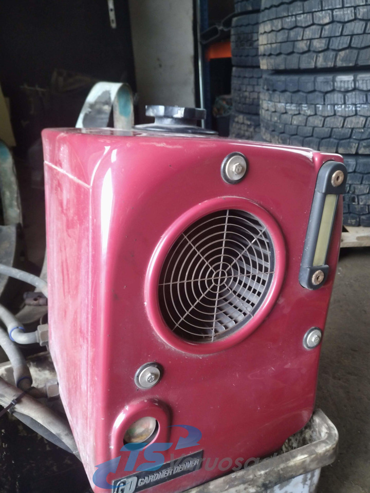 Universaalne Hydrulic oil cooler 8013015000-2 - Бак для гидравлической жидкости для Грузовиков: фото 1 Universaalne Hydrulic oil cooler 8013015000-2 - Бак для гидравлической жидкости для Грузовиков: фото 1