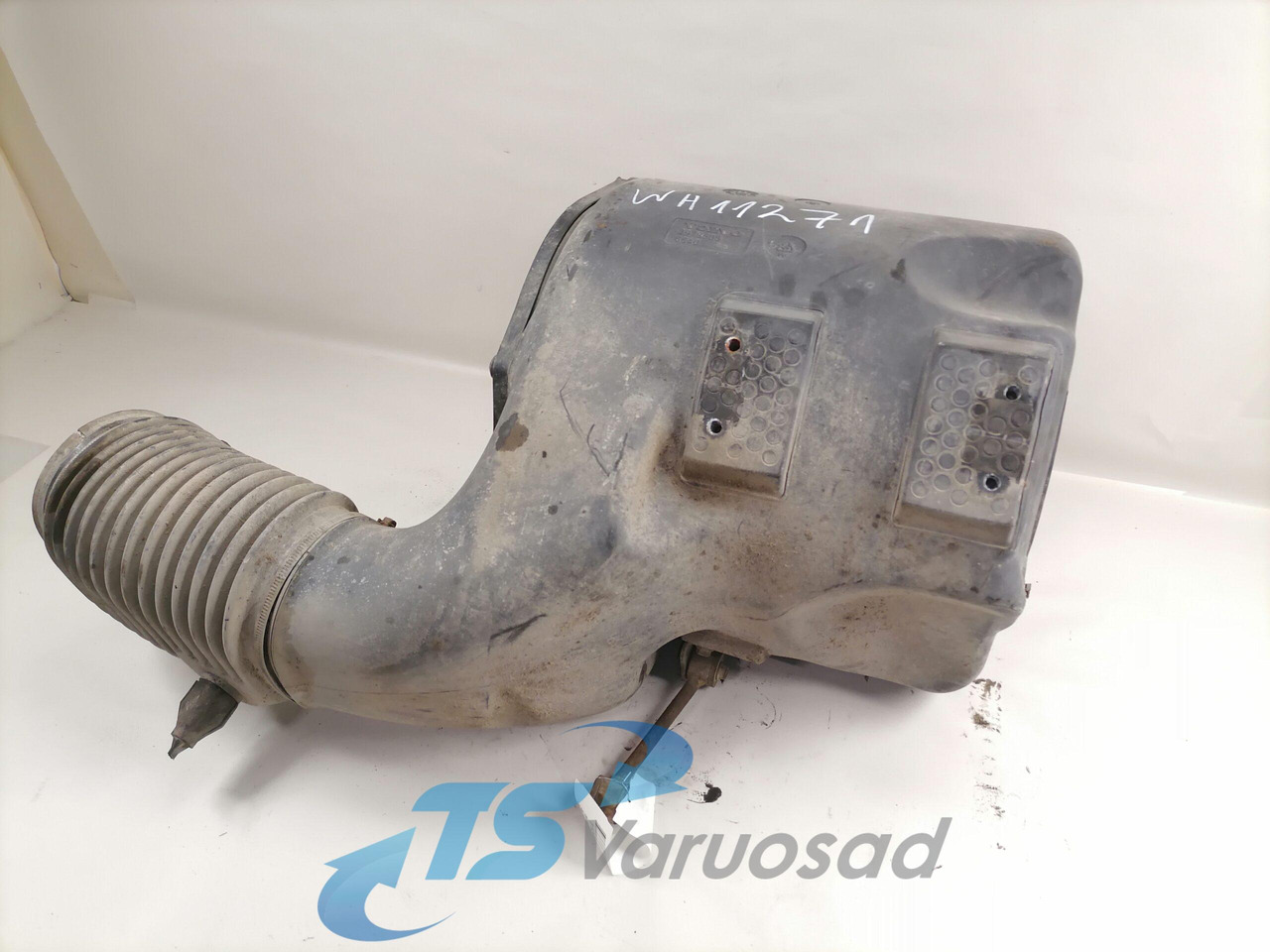 Volvo Air filter housing 3979505 - Система впуска для Грузовиков: фото 2 Volvo Air filter housing 3979505 - Система впуска для Грузовиков: фото 2