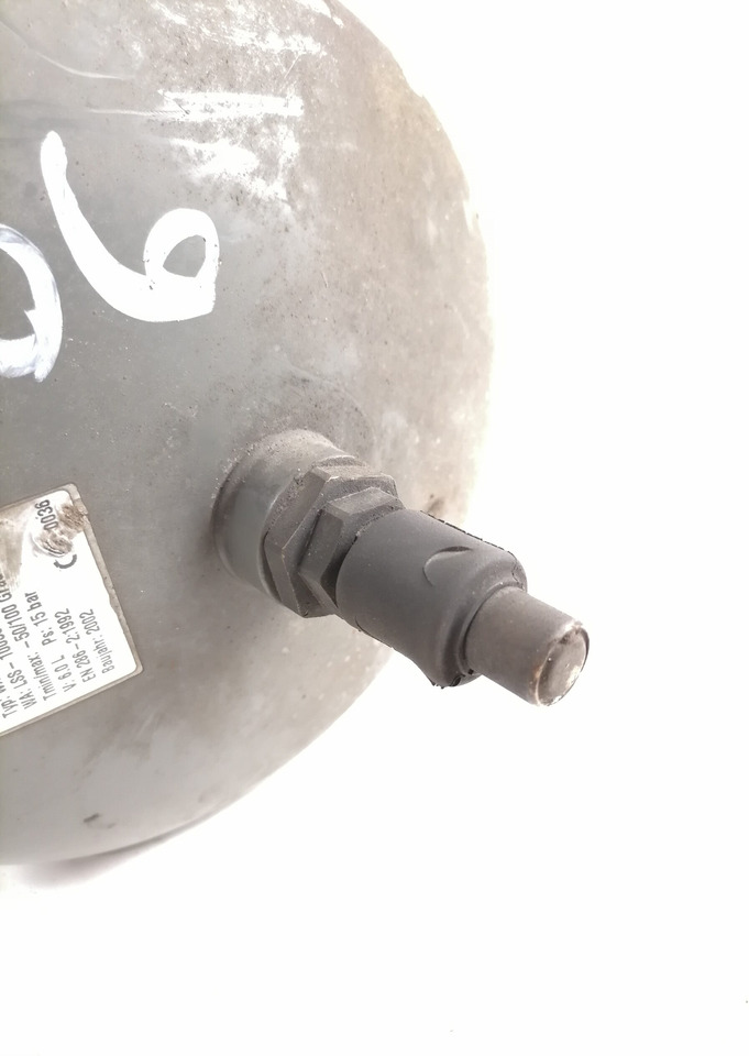 Volvo Air tank 20485243 - Универсальная запчасть для Грузовиков: фото 2 Volvo Air tank 20485243 - Универсальная запчасть для Грузовиков: фото 2