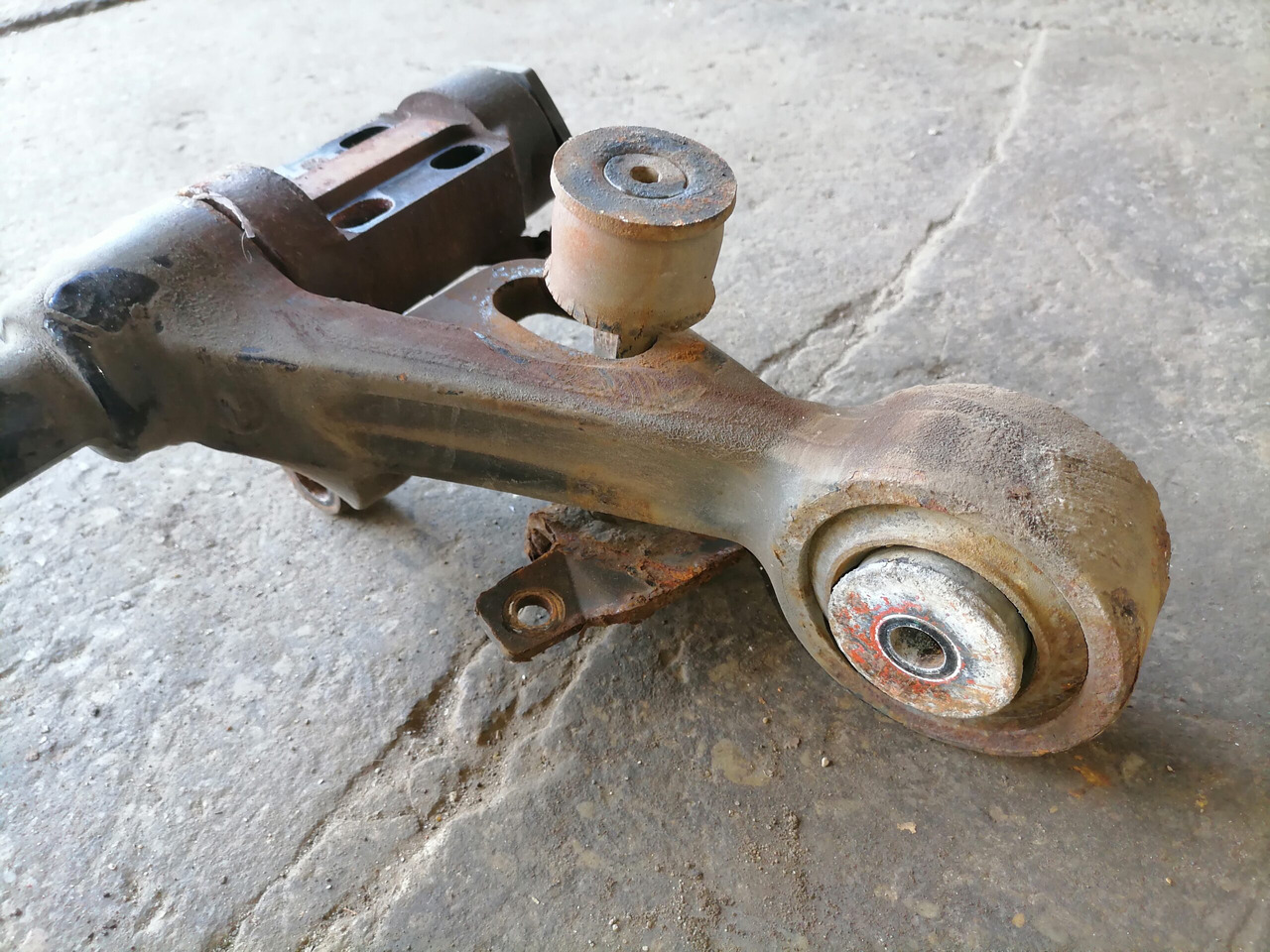 Volvo Anti-roll bar 3198853 - Подвеска кабины для Грузовиков: фото 4 Volvo Anti-roll bar 3198853 - Подвеска кабины для Грузовиков: фото 4