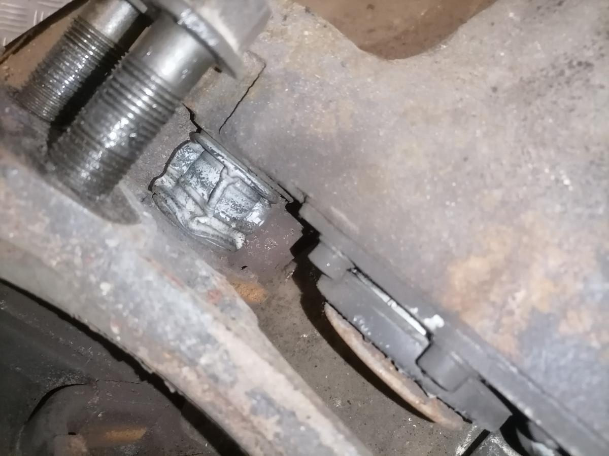 Детали тормозной системы для Грузовиков Volvo Brake caliper 20704260: фото 6