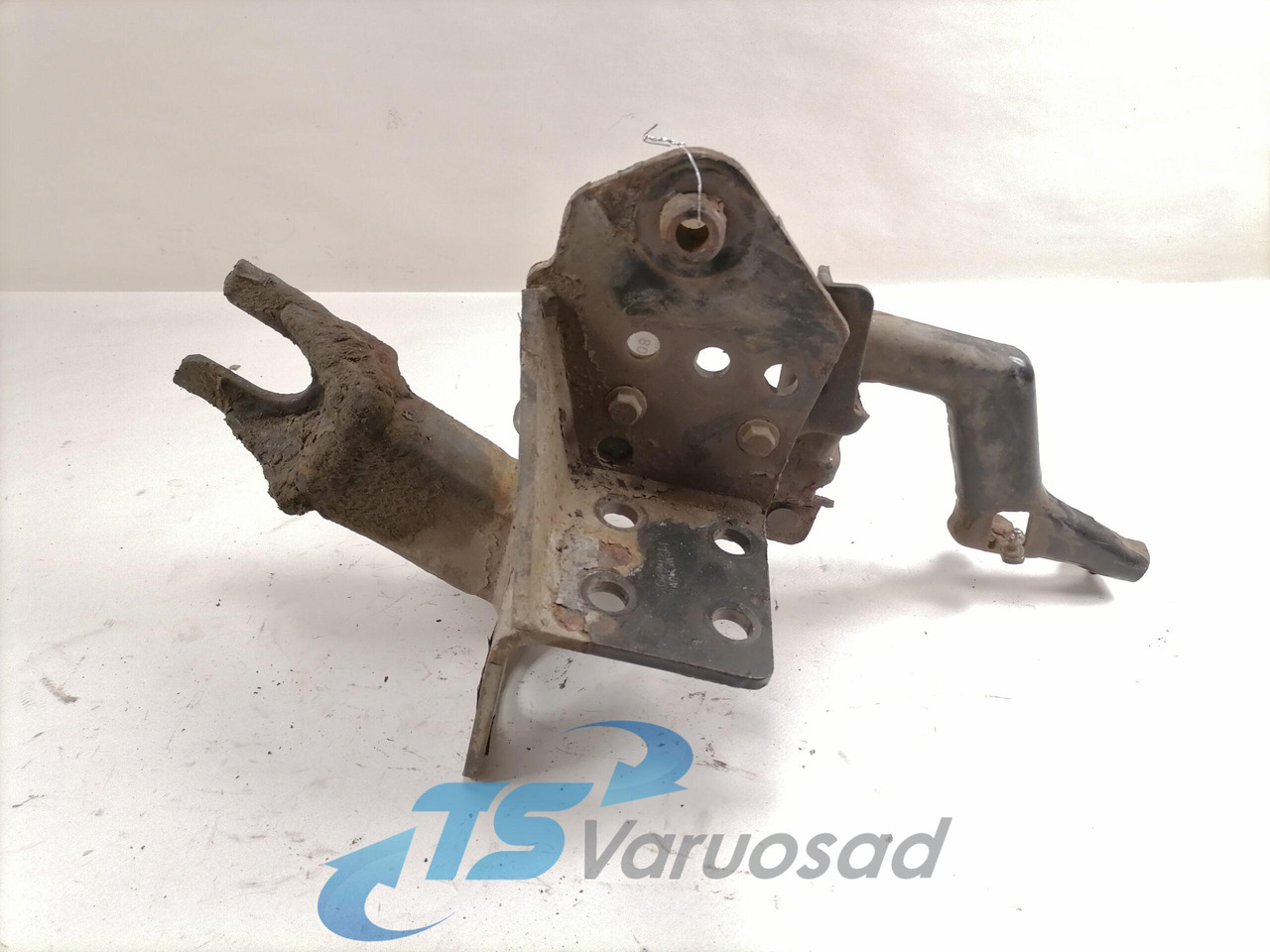 Volvo Bumper bracket 20499241 - Бампер для Грузовиков: фото 2 Volvo Bumper bracket 20499241 - Бампер для Грузовиков: фото 2