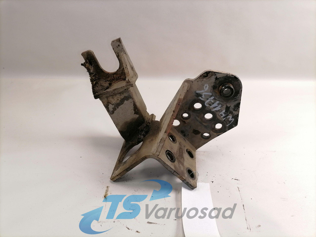 Volvo Bumper bracket 20499244 - Бампер для Грузовиков: фото 1 Volvo Bumper bracket 20499244 - Бампер для Грузовиков: фото 1