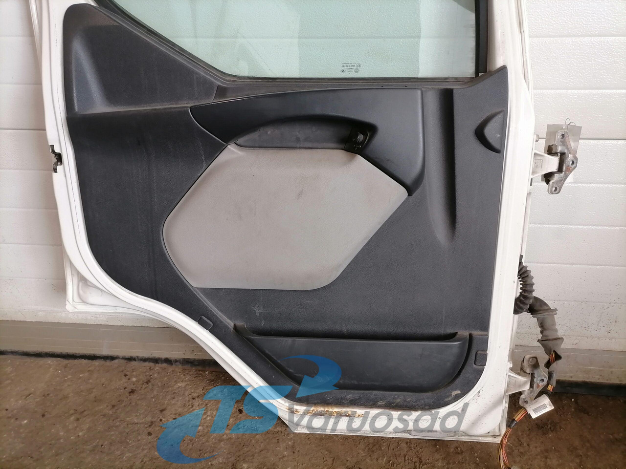 Volvo Door 85112763 - Дверь и запчасти для Грузовиков: фото 3 Volvo Door 85112763 - Дверь и запчасти для Грузовиков: фото 3