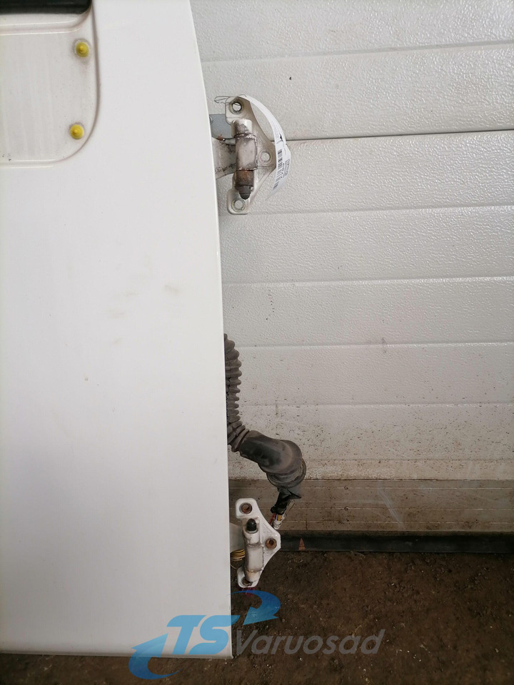 Volvo Door 85112764 - Дверь и запчасти для Грузовиков: фото 4 Volvo Door 85112764 - Дверь и запчасти для Грузовиков: фото 4