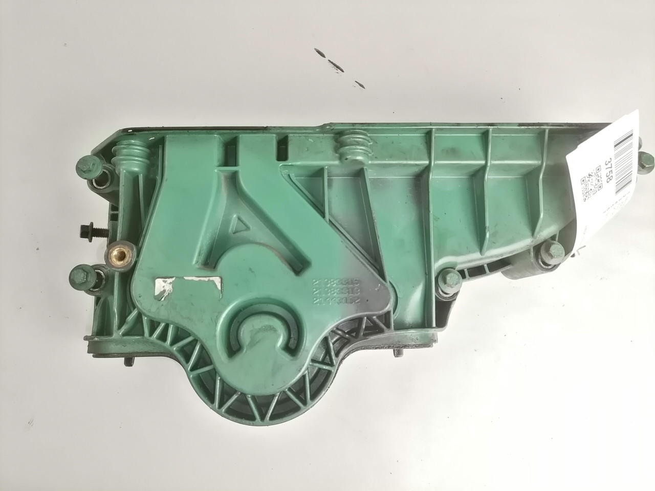 Volvo Engine front cover 21383315 - Двигатель и запчасти для Грузовиков: фото 2 Volvo Engine front cover 21383315 - Двигатель и запчасти для Грузовиков: фото 2