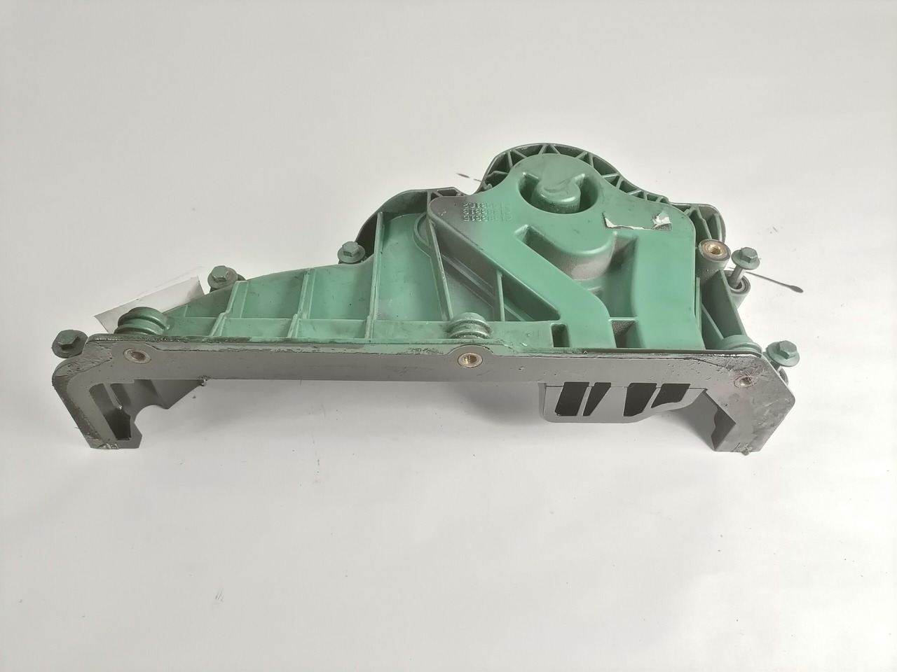 Volvo Engine front cover 21383315 - Двигатель и запчасти для Грузовиков: фото 3 Volvo Engine front cover 21383315 - Двигатель и запчасти для Грузовиков: фото 3