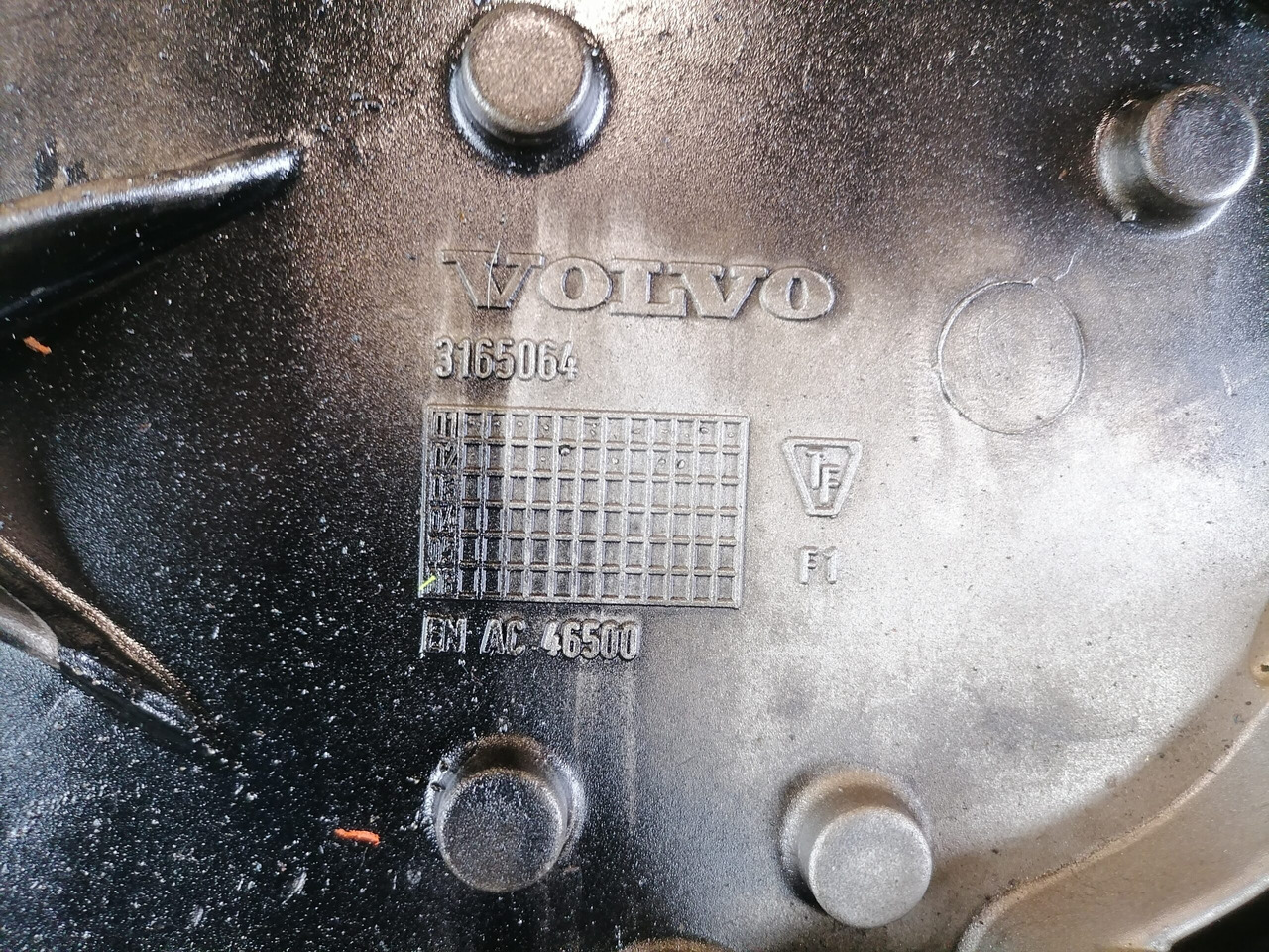 Volvo Engine front cover 3165064 - Двигатель и запчасти для Грузовиков: фото 4 Volvo Engine front cover 3165064 - Двигатель и запчасти для Грузовиков: фото 4