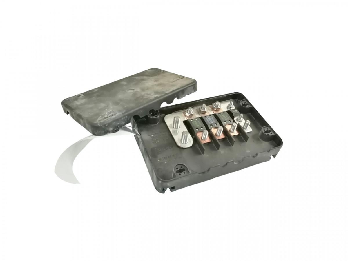 Volvo Fuse box 20512928 - Предохранитель для Грузовиков: фото 1 Volvo Fuse box 20512928 - Предохранитель для Грузовиков: фото 1