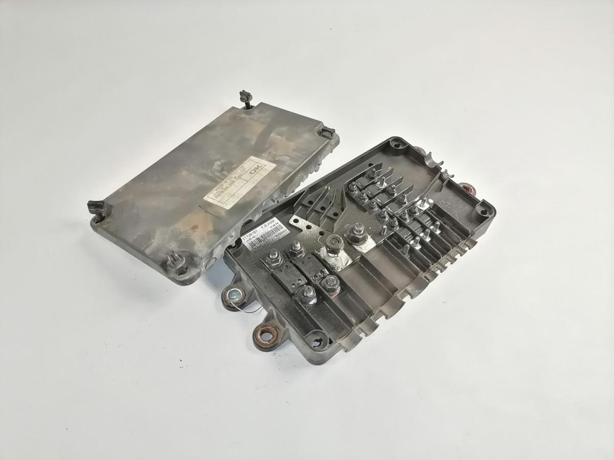Volvo Fuse box 21728187 - Предохранитель для Грузовиков: фото 2 Volvo Fuse box 21728187 - Предохранитель для Грузовиков: фото 2