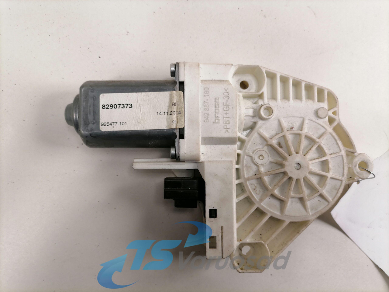 Volvo Glass lift 82907373 - Стекло и запчасти для Грузовиков: фото 2 Volvo Glass lift 82907373 - Стекло и запчасти для Грузовиков: фото 2