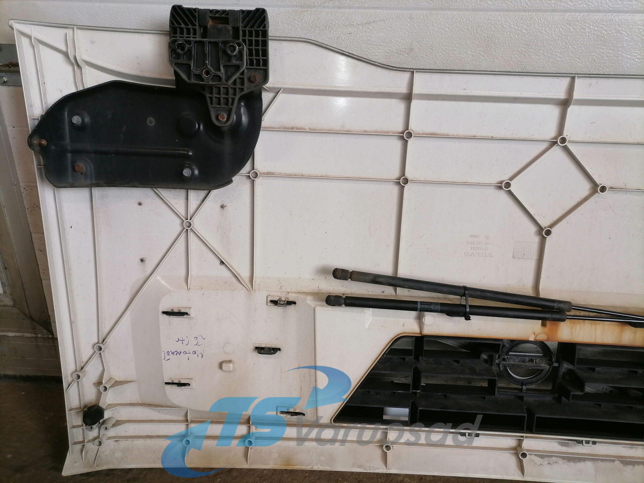 Volvo Grille panel 20748333 - Решётка радиатора для Грузовиков: фото 4 Volvo Grille panel 20748333 - Решётка радиатора для Грузовиков: фото 4