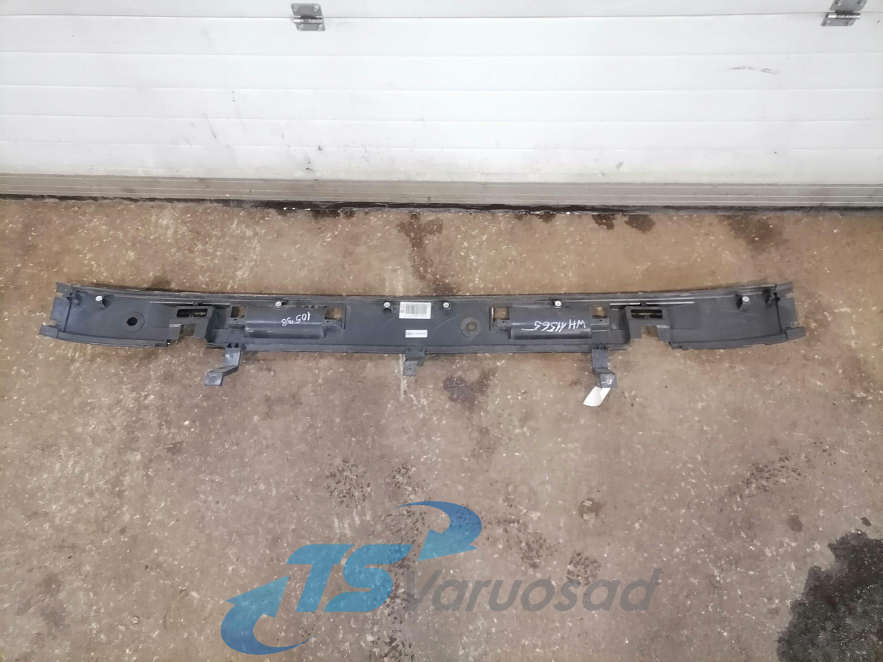 Volvo Iluvõre plastik 84055530 - Решётка радиатора для Грузовиков: фото 2 Volvo Iluvõre plastik 84055530 - Решётка радиатора для Грузовиков: фото 2