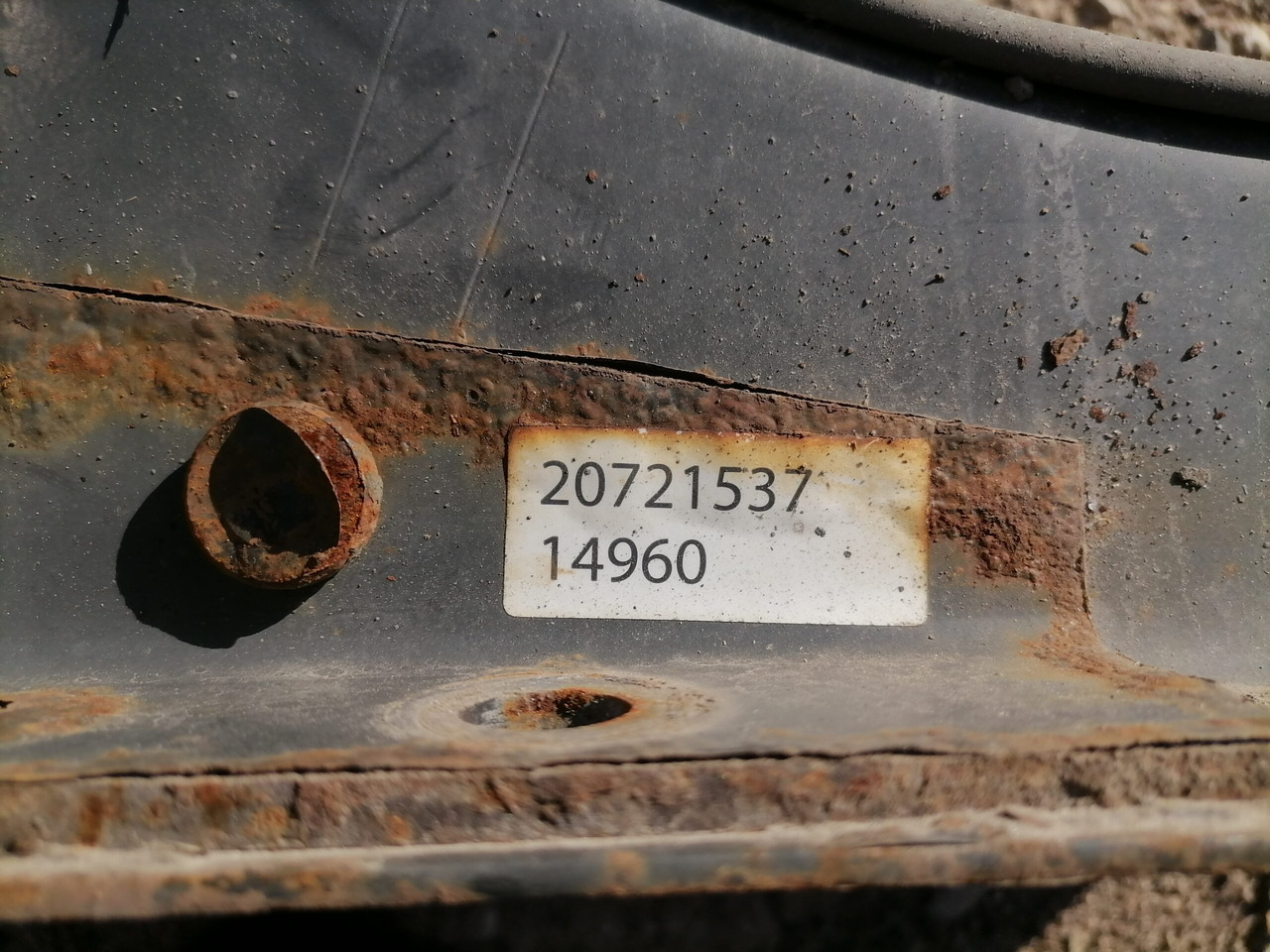 Volvo Kütusepaagi kandur, Volvo 20721537 - Топливный бак для Грузовиков: фото 2 Volvo Kütusepaagi kandur, Volvo 20721537 - Топливный бак для Грузовиков: фото 2