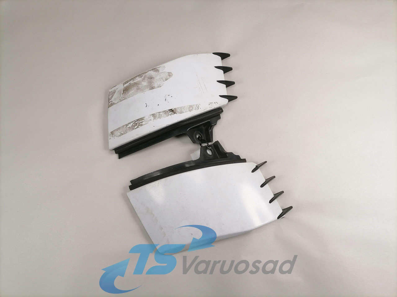 Volvo Plastikdetail 82835554 - Аэродинамика/ Спойлеры для Грузовиков: фото 1 Volvo Plastikdetail 82835554 - Аэродинамика/ Спойлеры для Грузовиков: фото 1