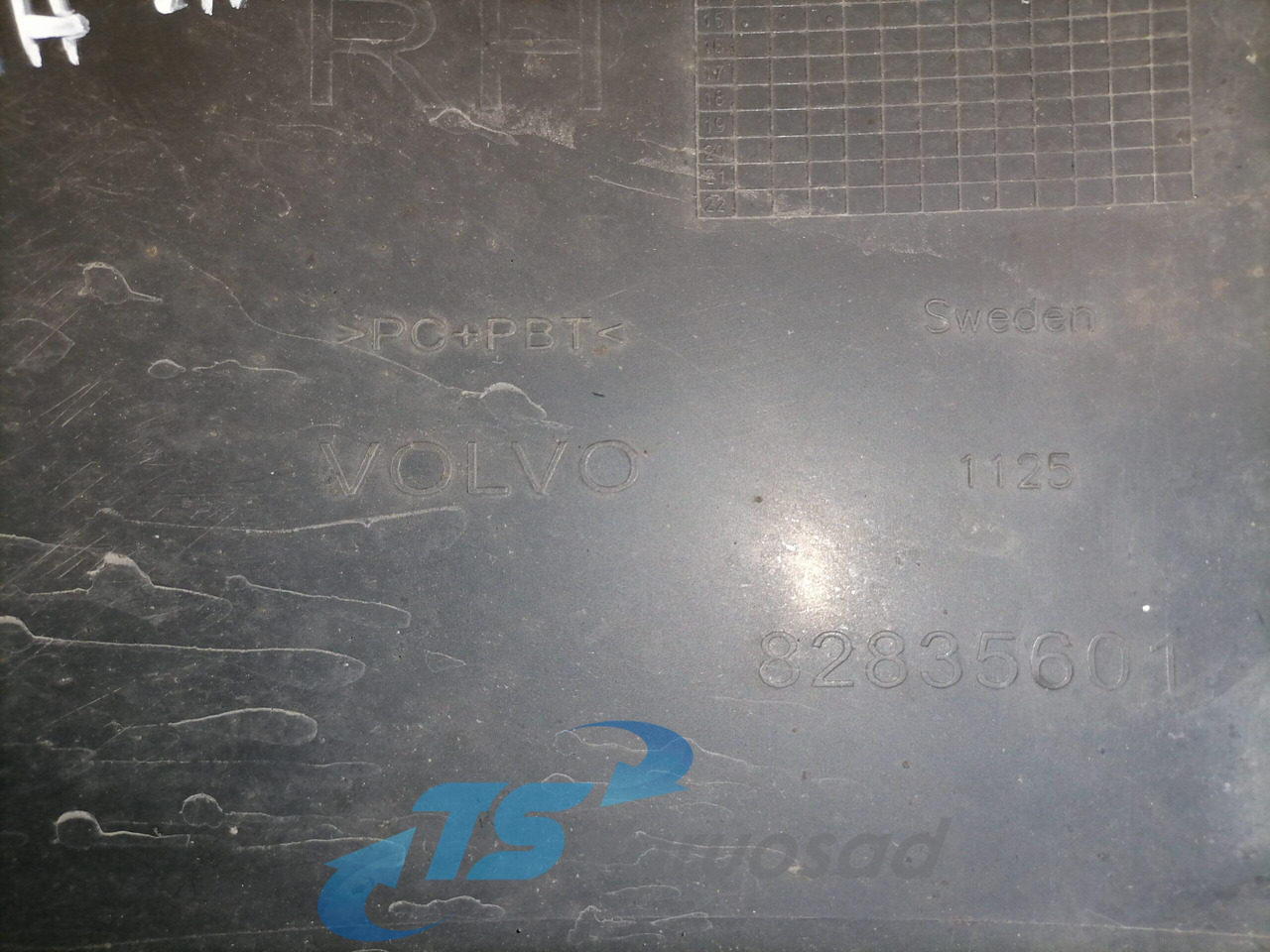 Volvo Plastikdetail 82835601 - Аэродинамика/ Спойлеры для Грузовиков: фото 3 Volvo Plastikdetail 82835601 - Аэродинамика/ Спойлеры для Грузовиков: фото 3