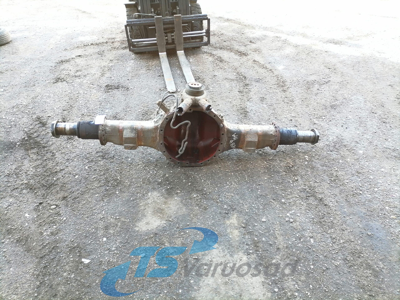 Volvo Rear axel housing 5600586556 - Ось и запчасти для Грузовиков: фото 1 Volvo Rear axel housing 5600586556 - Ось и запчасти для Грузовиков: фото 1