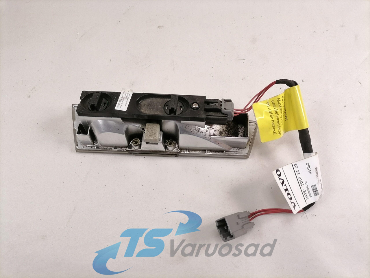 Volvo Salongi valgusti 84144238 - Универсальная запчасть для Грузовиков: фото 4 Volvo Salongi valgusti 84144238 - Универсальная запчасть для Грузовиков: фото 4