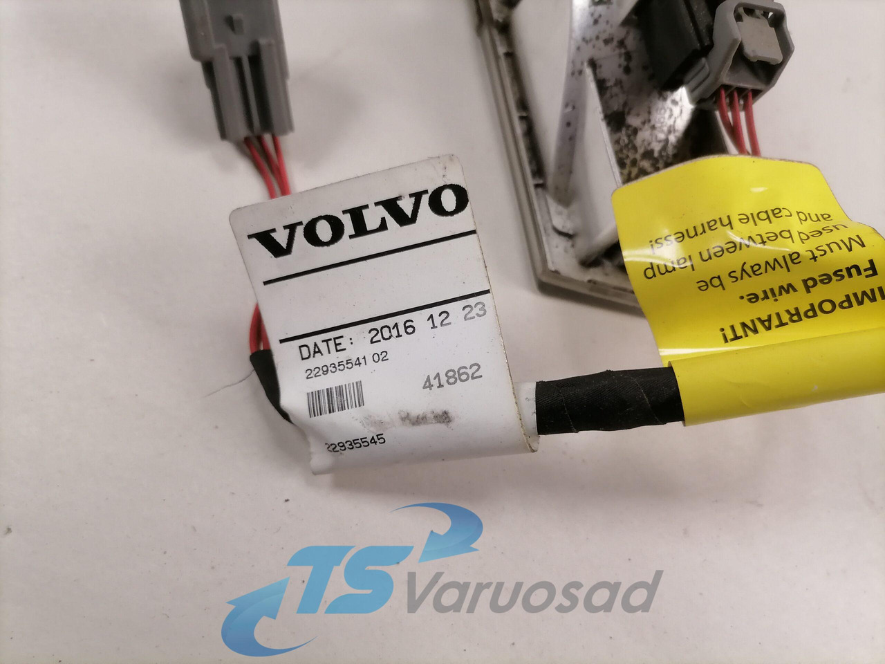 Volvo Salongi valgusti 84144238 - Универсальная запчасть для Грузовиков: фото 2 Volvo Salongi valgusti 84144238 - Универсальная запчасть для Грузовиков: фото 2