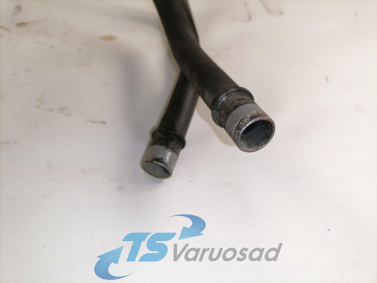 Volvo Salongisoojendus torud 21913681 - Отопление/ Вентиляция для Грузовиков: фото 3 Volvo Salongisoojendus torud 21913681 - Отопление/ Вентиляция для Грузовиков: фото 3