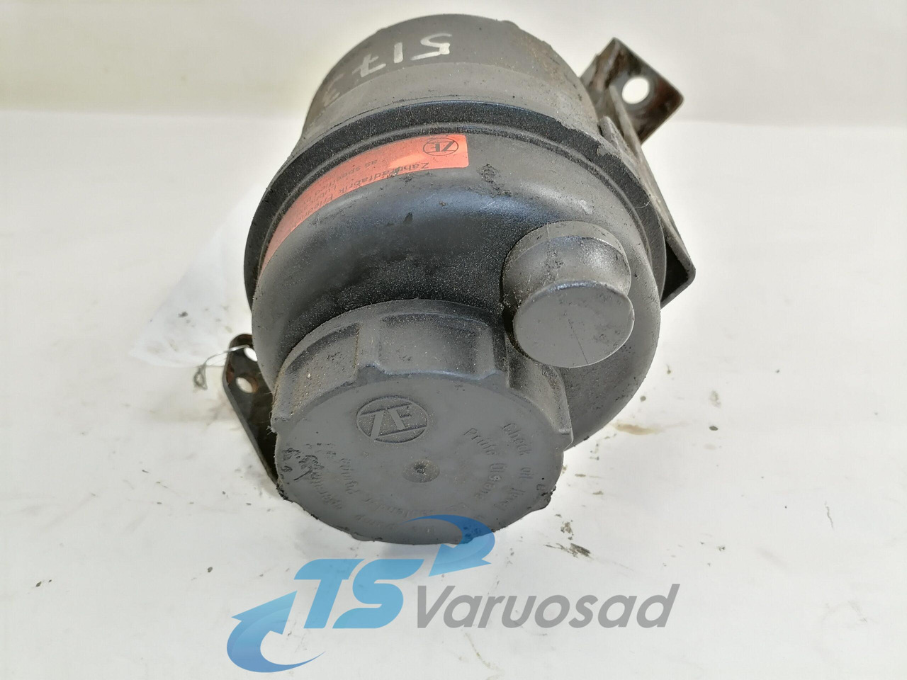 Volvo Steering oil tank+ bracket 1592945 - Шланг рулевого управления для Грузовиков: фото 2 Volvo Steering oil tank+ bracket 1592945 - Шланг рулевого управления для Грузовиков: фото 2