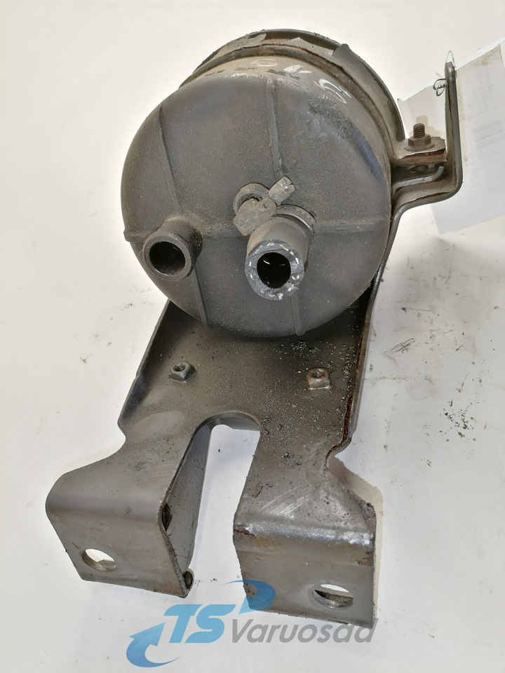 Volvo Steering oil tank+ bracket 1592945 - Шланг рулевого управления для Грузовиков: фото 2 Volvo Steering oil tank+ bracket 1592945 - Шланг рулевого управления для Грузовиков: фото 2
