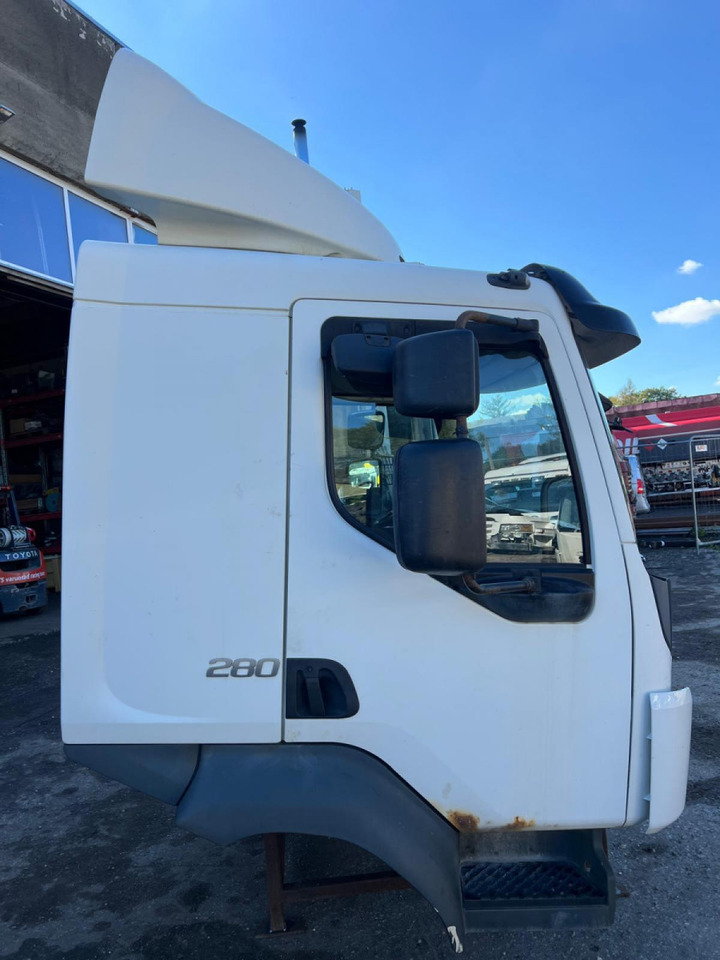 Volvo Volvo kabiin 85145280 - Кабина и интерьер для Грузовиков: фото 3 Volvo Volvo kabiin 85145280 - Кабина и интерьер для Грузовиков: фото 3