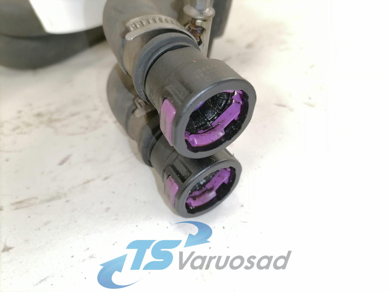 Volvo Water valve 20443962 - Отопление/ Вентиляция для Грузовиков: фото 3 Volvo Water valve 20443962 - Отопление/ Вентиляция для Грузовиков: фото 3