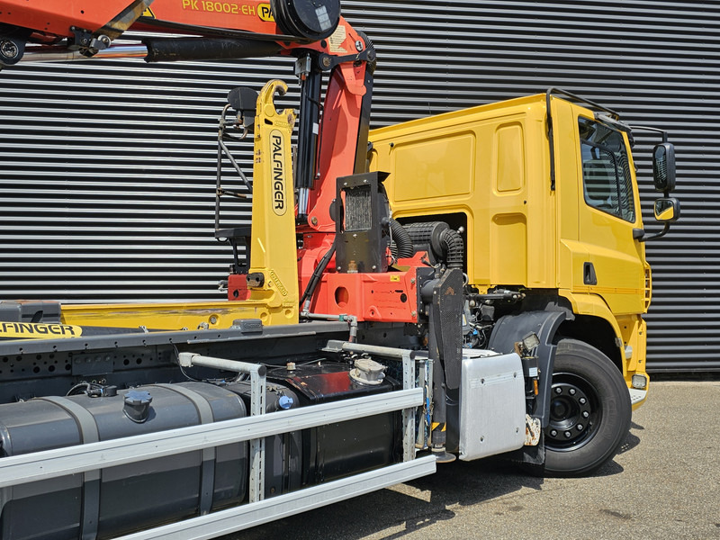DAF CF 330 6x2-4 / PALFINGER CRANE + HOOKLIFT - Крюковой мультилифт, Автоманипулятор: фото 4 DAF CF 330 6x2-4 / PALFINGER CRANE + HOOKLIFT - Крюковой мультилифт, Автоманипулятор: фото 4