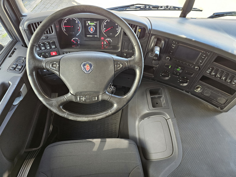 Фото интерьера 1: Грузовик бортовой/ Платформа, Автоманипулятор Scania P320 4x2 / PALFINGER 14 t/m - 14.6 mtr.