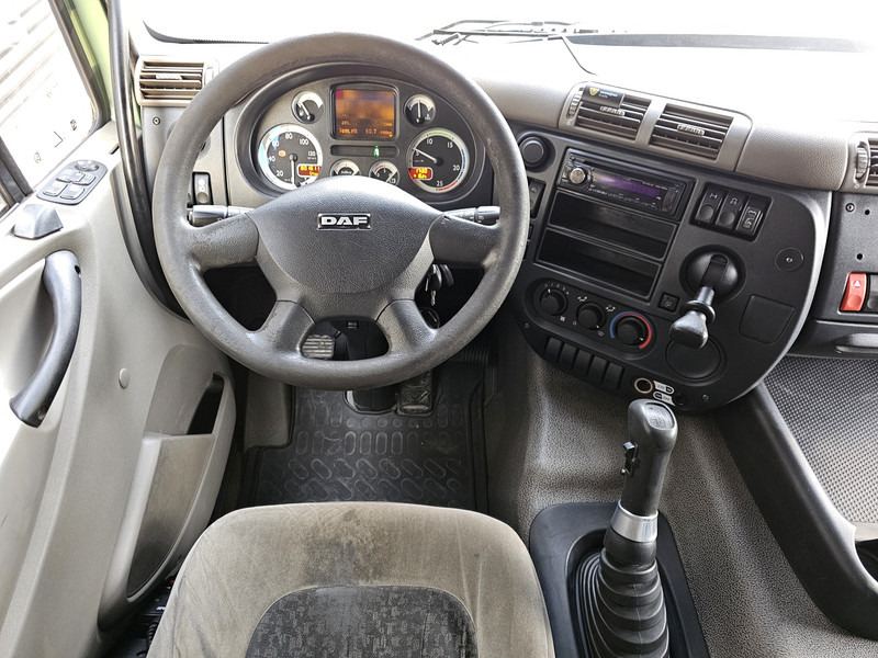 Фото интерьера 1: Тягач DAF CF 85.410 / HIAB 70TM + JIB / 8X2 / KRAN/CRANE
