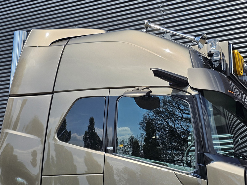 Тягач Volvo VT5 AERO 780 XXL / 6x2 TORPEDO / BOOGIE / SPECIAL / SHOW: фото 9 Тягач Volvo VT5 AERO 780 XXL / 6x2 TORPEDO / BOOGIE / SPECIAL / SHOW: фото 9