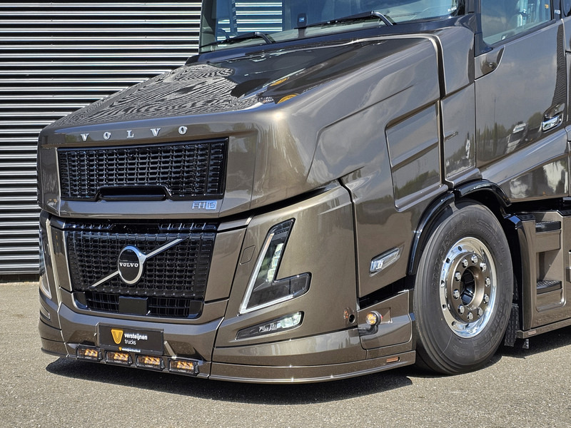 Тягач Volvo VT5 AERO 780 XXL / 6x2 TORPEDO / BOOGIE / SPECIAL / SHOW: фото 7 Тягач Volvo VT5 AERO 780 XXL / 6x2 TORPEDO / BOOGIE / SPECIAL / SHOW: фото 7