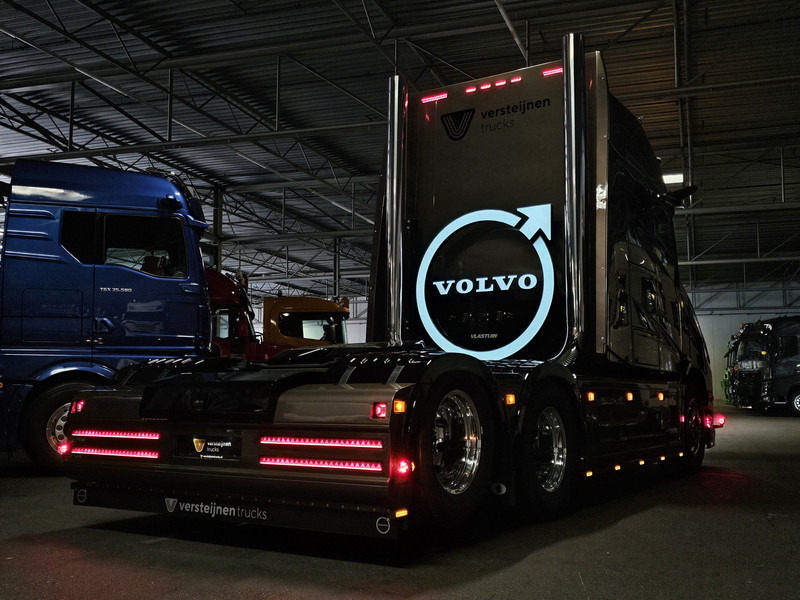 Тягач Volvo VT5 AERO 780 XXL / 6x2 TORPEDO / BOOGIE / SPECIAL / SHOW: фото 15 Тягач Volvo VT5 AERO 780 XXL / 6x2 TORPEDO / BOOGIE / SPECIAL / SHOW: фото 15