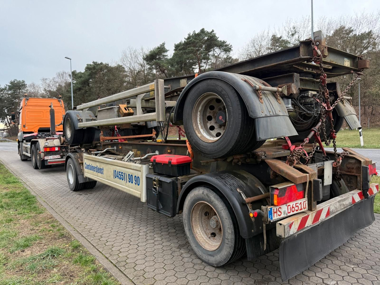 Hüffermann HSA 18.70 Schlittenabroller Containeranhänger 2x - Прицеп мультилифт/ Бункеровоз: фото 4 Hüffermann HSA 18.70 Schlittenabroller Containeranhänger 2x - Прицеп мультилифт/ Бункеровоз: фото 4