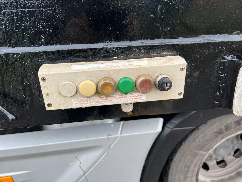 Langendorf Tiefbett mit Rampen Hydraulisch Langendorf Tiefbett mit Rampen Hydraulisch - Низкорамный полуприцеп: фото 5 Langendorf Tiefbett mit Rampen Hydraulisch Langendorf Tiefbett mit Rampen Hydraulisch - Низкорамный полуприцеп: фото 5