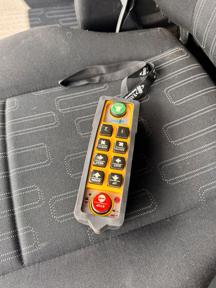 Mercedes-Benz 816 4X2 mit neuem Hyva Abroller Funk - Крюковой мультилифт: фото 5 Mercedes-Benz 816 4X2 mit neuem Hyva Abroller Funk - Крюковой мультилифт: фото 5