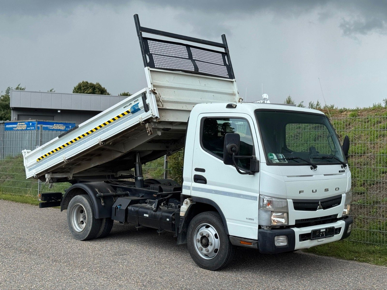 Mitsubishi 7C15 Fuso Canter 4x2 mit Meiller 3S. Kipper - Малотоннажный самосвал: фото 1 Mitsubishi 7C15 Fuso Canter 4x2 mit Meiller 3S. Kipper - Малотоннажный самосвал: фото 1