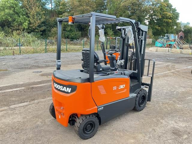 Doosan B30X-7 PLUS - Электропогрузчик: фото 3 Doosan B30X-7 PLUS - Электропогрузчик: фото 3