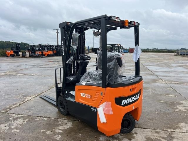 Doosan B15T-7 PLUS - Электропогрузчик: фото 2 Doosan B15T-7 PLUS - Электропогрузчик: фото 2