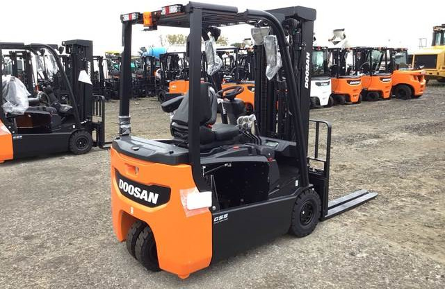 Doosan B15T-7 PLUS - Электропогрузчик: фото 3 Doosan B15T-7 PLUS - Электропогрузчик: фото 3