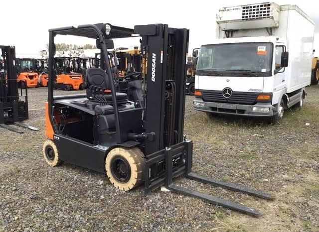 Doosan B25X-7 PLUS - Электропогрузчик: фото 4 Doosan B25X-7 PLUS - Электропогрузчик: фото 4