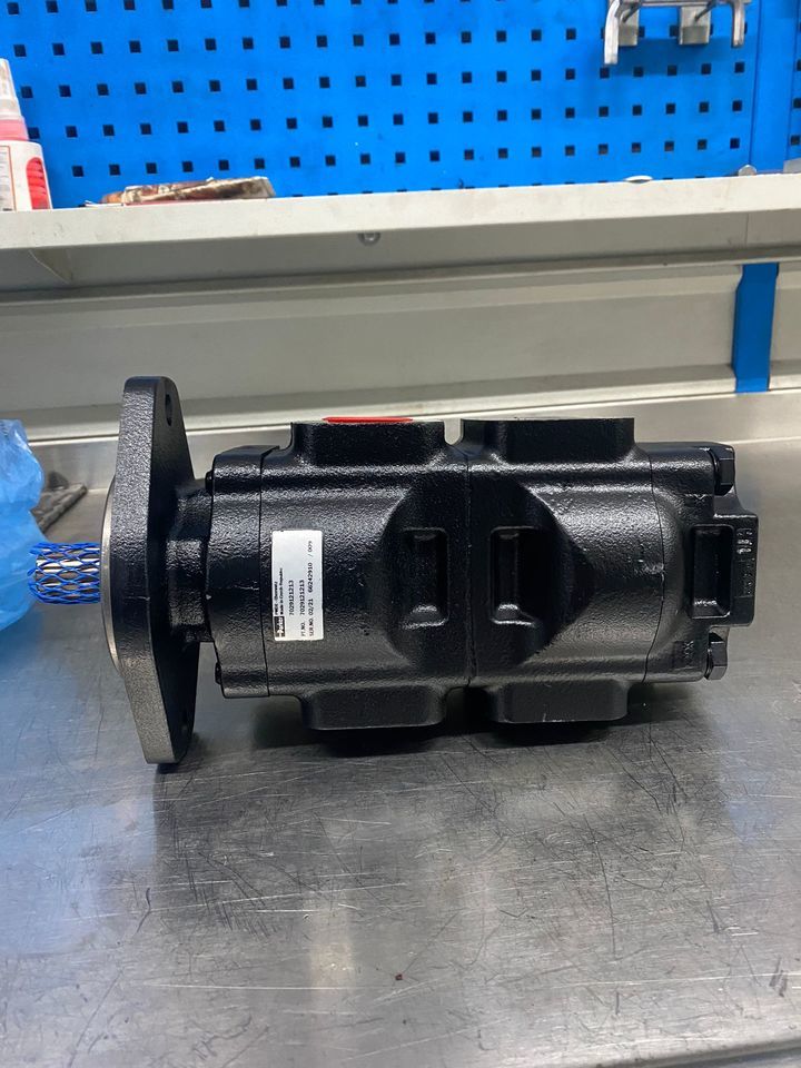 PARKER 7029121213 - Гидравлический насос для Строительной техники: фото 1 PARKER 7029121213 - Гидравлический насос для Строительной техники: фото 1