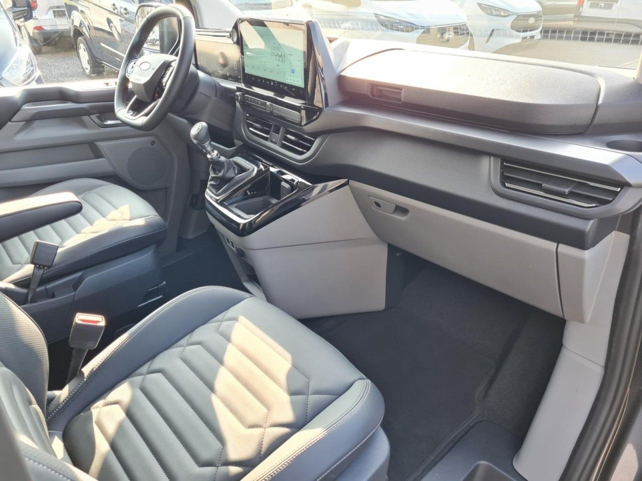 Пассажирский фургон Ford Tourneo Custom 320 Titanium X L1 AHK LED LMF NAV: фото 11