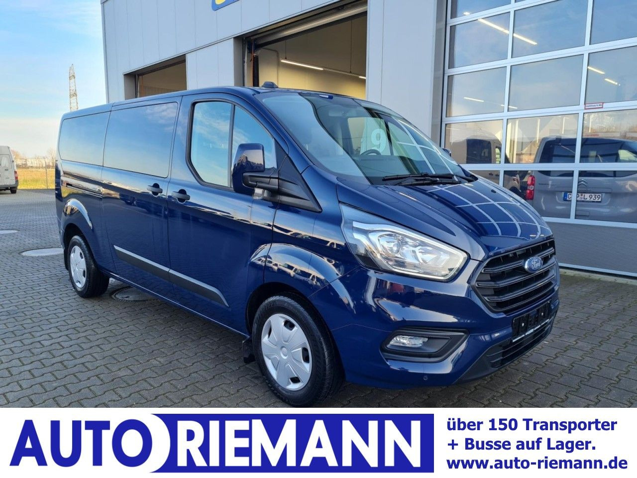 Ford Transit Custom Kombi 320 L2 Trend 9 Sitze KLIMA - Пассажирский фургон: фото 1 Ford Transit Custom Kombi 320 L2 Trend 9 Sitze KLIMA - Пассажирский фургон: фото 1