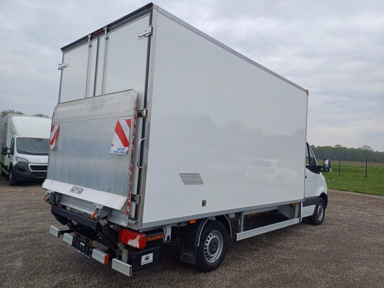 Mercedes-Benz Sprinter 315 RWD Möbel Koffer LBW KLIMA TEMPOMAT - Фургон с закрытым кузовом: фото 4 Mercedes-Benz Sprinter 315 RWD Möbel Koffer LBW KLIMA TEMPOMAT - Фургон с закрытым кузовом: фото 4