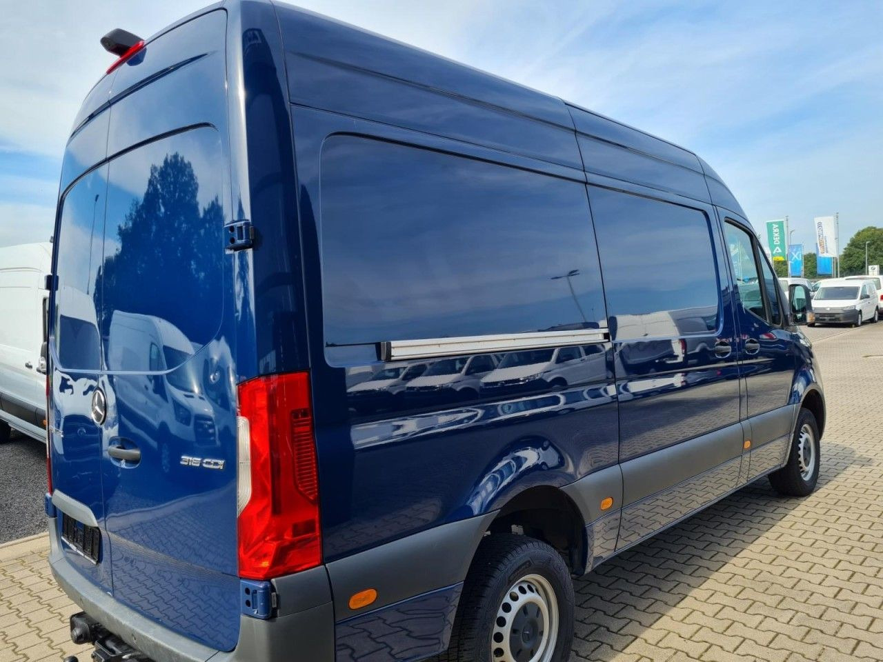 Mercedes-Benz Sprinter 316 Kasten CDI MR AHK Tachograf MBUX - Цельнометаллический фургон: фото 4 Mercedes-Benz Sprinter 316 Kasten CDI MR AHK Tachograf MBUX - Цельнометаллический фургон: фото 4