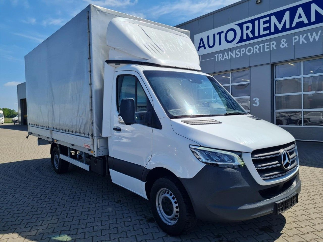 Mercedes-Benz Sprinter 317 Pritsche Plane 10 Pal. RWD LED - Тентованный фургон: фото 3 Mercedes-Benz Sprinter 317 Pritsche Plane 10 Pal. RWD LED - Тентованный фургон: фото 3