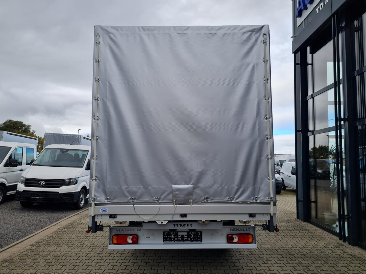 Тентованный фургон Renault Master Pritsche 2x Schiebe Plane 10 Pal. LUFTFEDERUNG: фото 17 Тентованный фургон Renault Master Pritsche 2x Schiebe Plane 10 Pal. LUFTFEDERUNG: фото 17