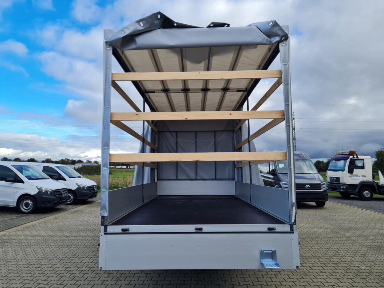 Тентованный фургон Renault Master Pritsche 2x Schiebe Plane 10 Pal. LUFTFEDERUNG: фото 6 Тентованный фургон Renault Master Pritsche 2x Schiebe Plane 10 Pal. LUFTFEDERUNG: фото 6